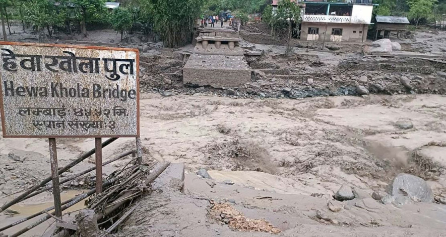 हेवाखोलाको बाढीले बगाएर एकको मृत्यु, तीन घाइते, १५ बेपत्ता